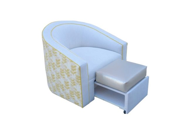 Curved Swivel Chair with Footrest
